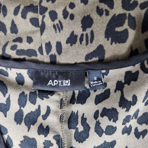 Womens Apt. 9 Tunic Top Sleeveless Animal Print Blouse V neck 1/2 Zip Small - Picture 4 of 4